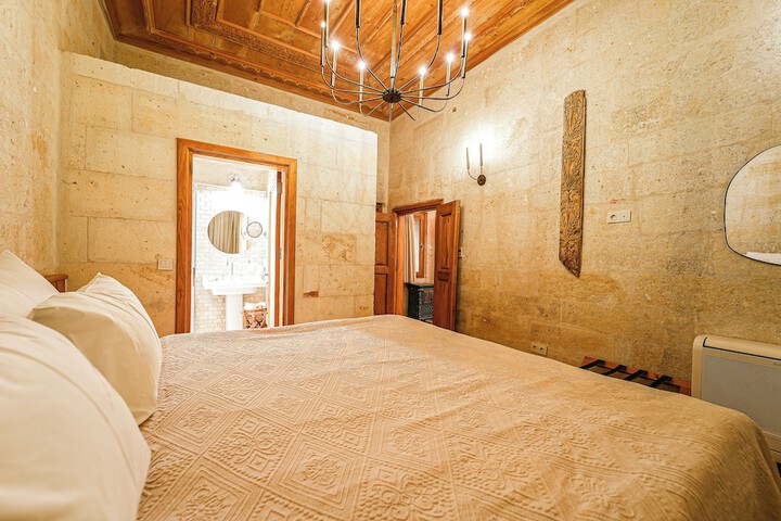 Room 41 of 153