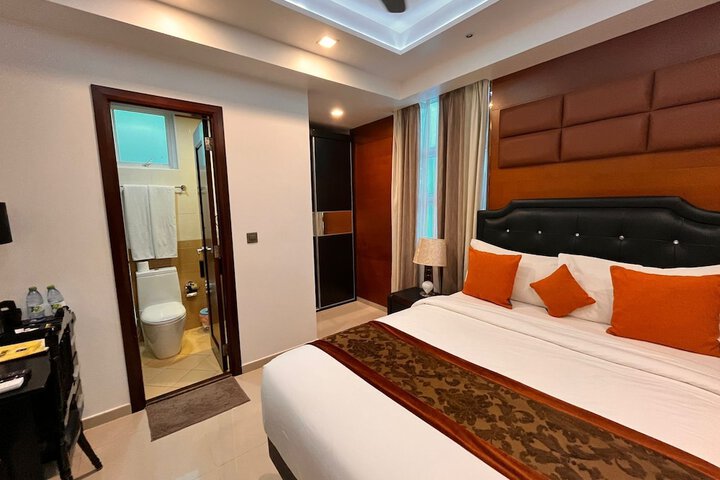 Room 22 of 114
