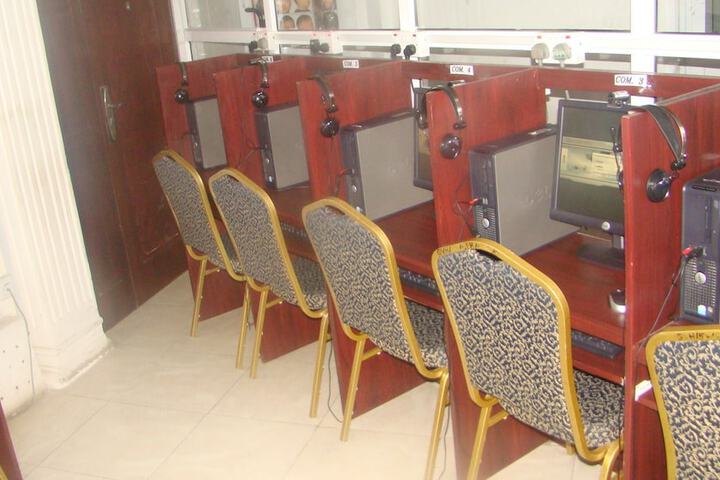 Business Center 28 of 29