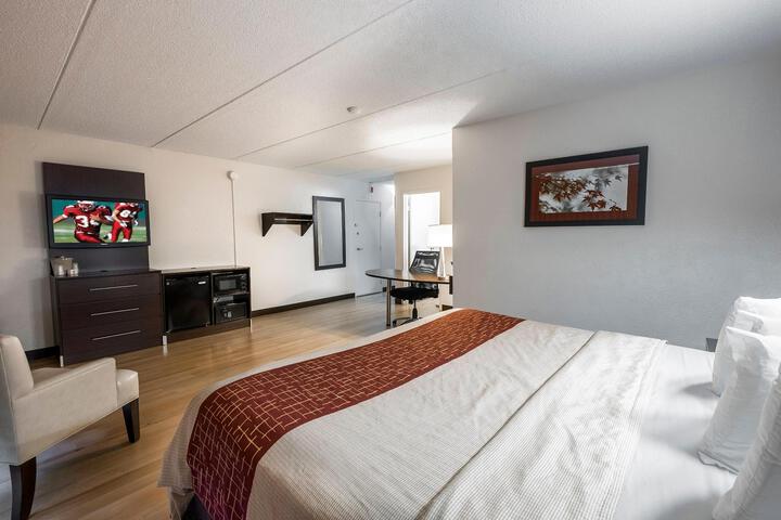 Premium King Bed (22 of 25)