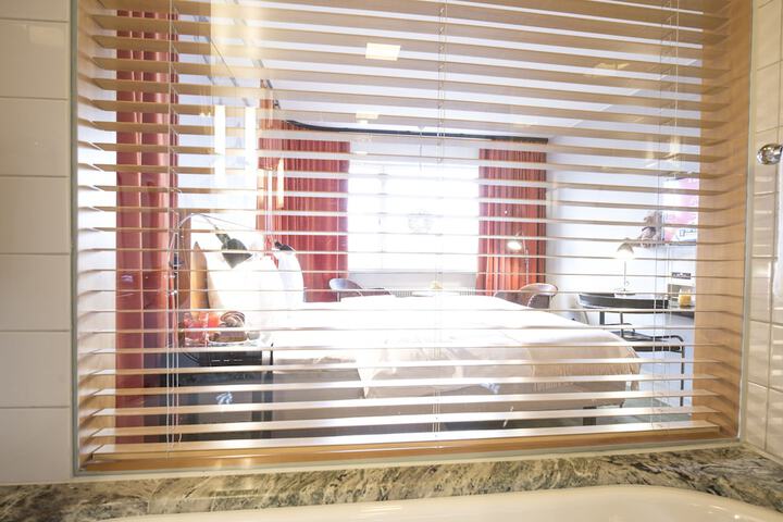 Room 44 of 93
