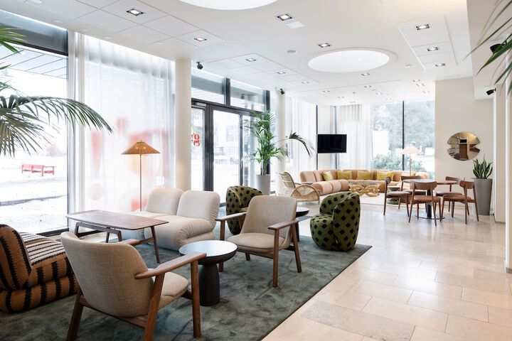 Hotel Lobby