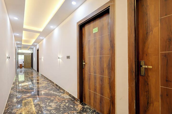 Hotel Interior 4 of 30