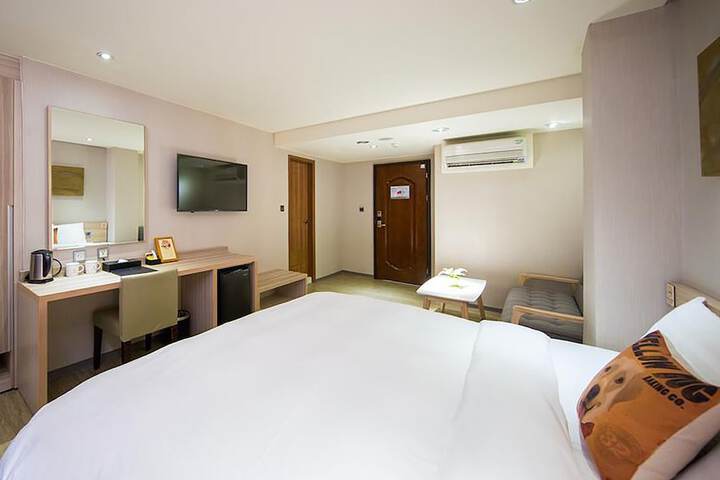 Room 51 of 88