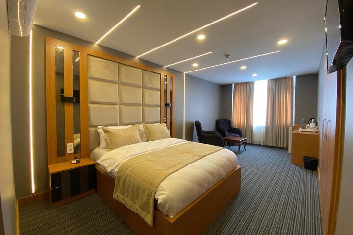 Room 15 of 39