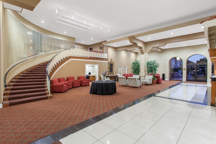 Guest Lobby