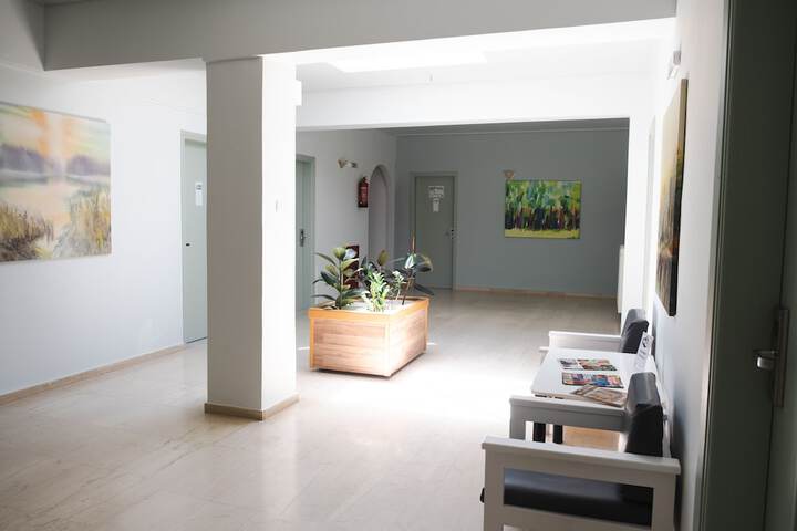 Room 4 of 48
