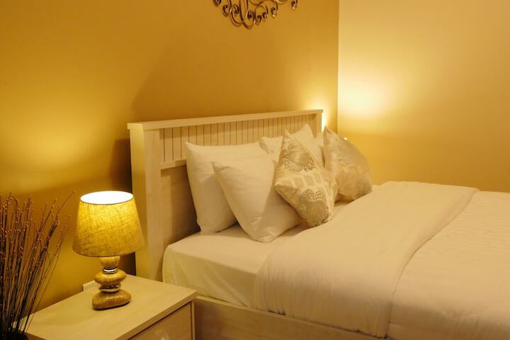 Room 15 of 33