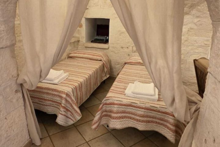Room 14 of 60