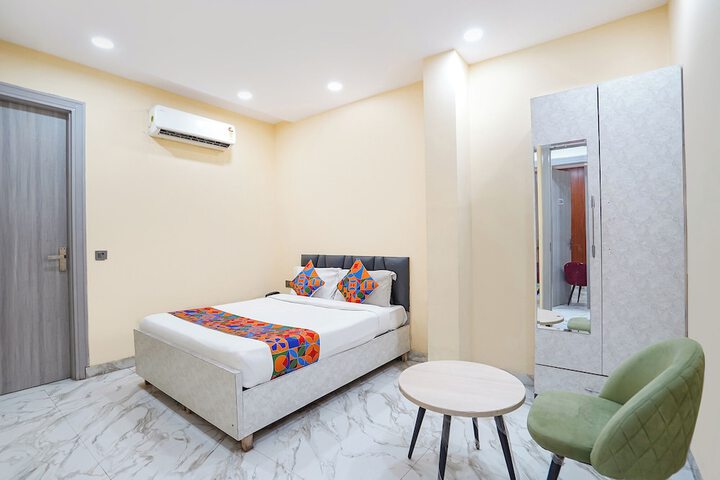 Room 16 of 33