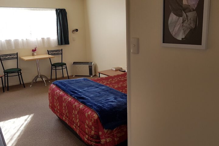 Room 10 of 37