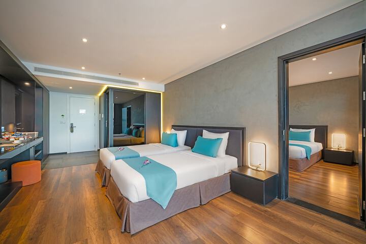 Room 17 of 80