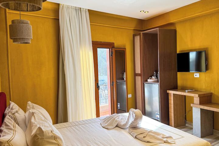 Room 12 of 36