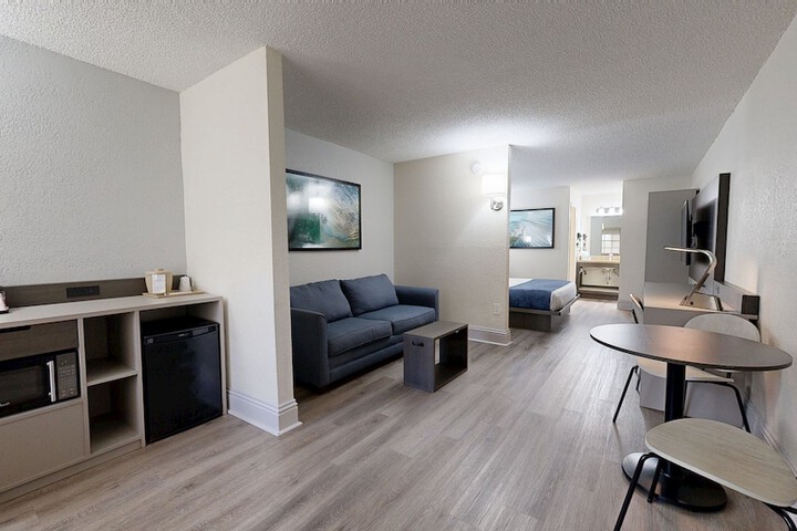 Room 25 of 116