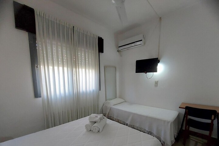 Room 13 of 40