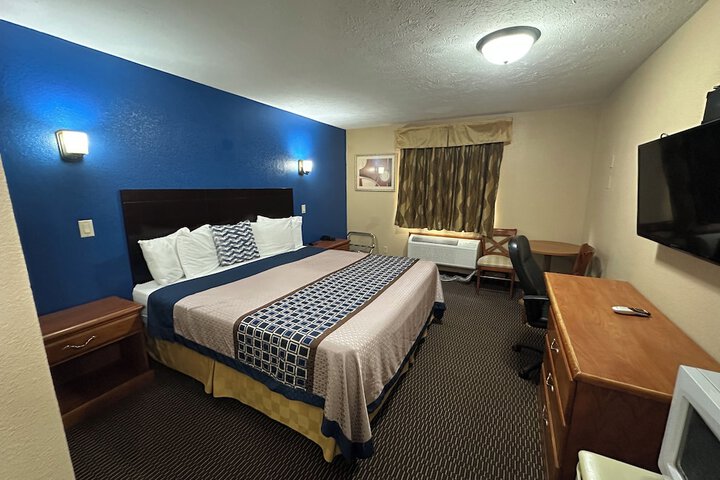 Room 16 of 36