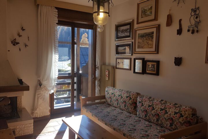 Room 9 of 15
