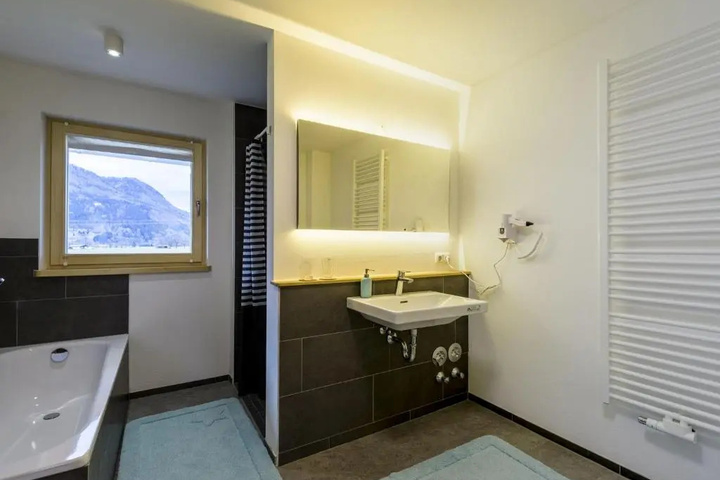 Room 4 of 4