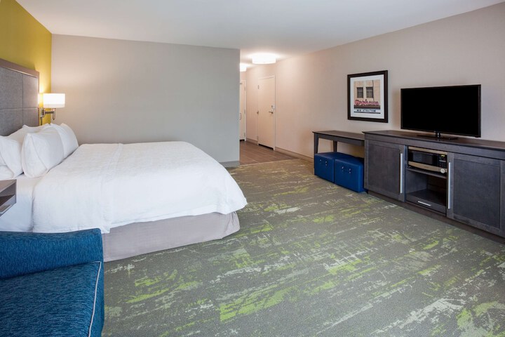 Room 18 of 48