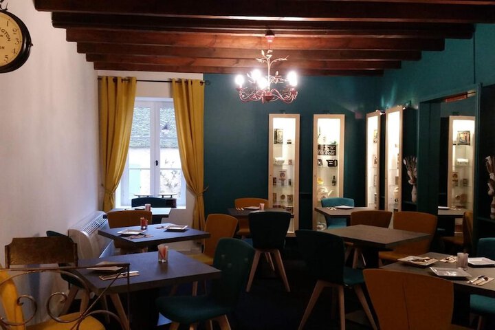 Dining 37 of 62