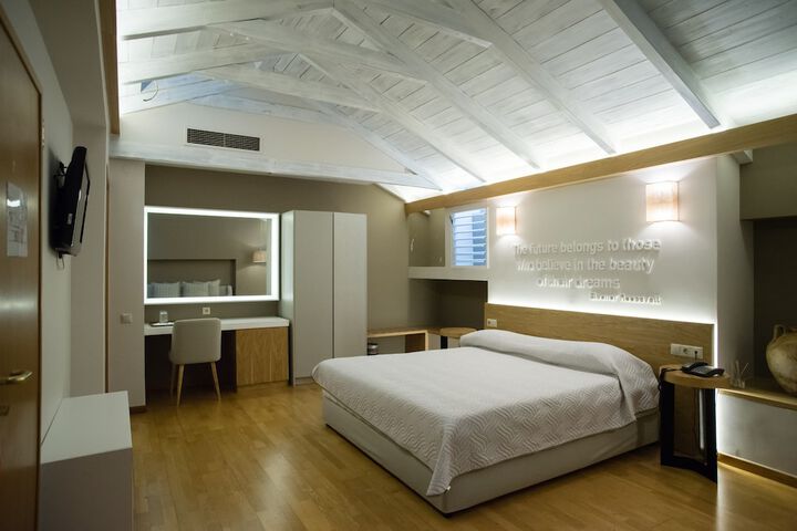 Room 12 of 23