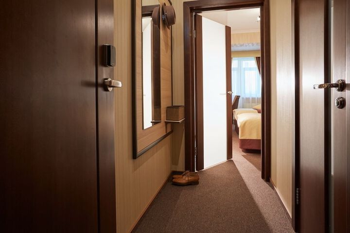 Room 19 of 34