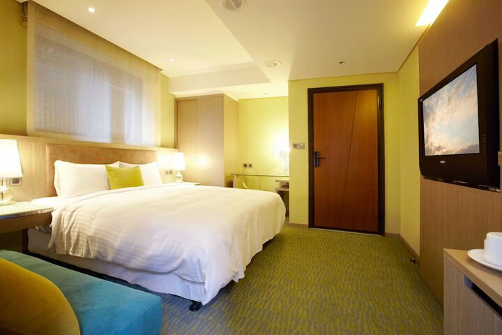 Room 14 of 56