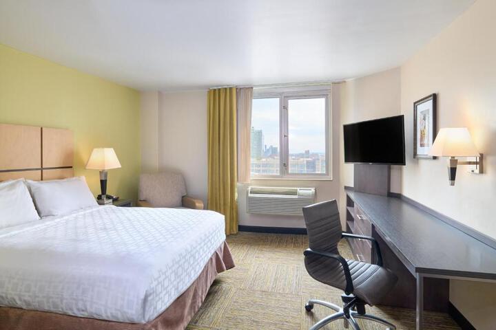 Studio Suite 1 Queen Bed City View High Floor (3 of 30)