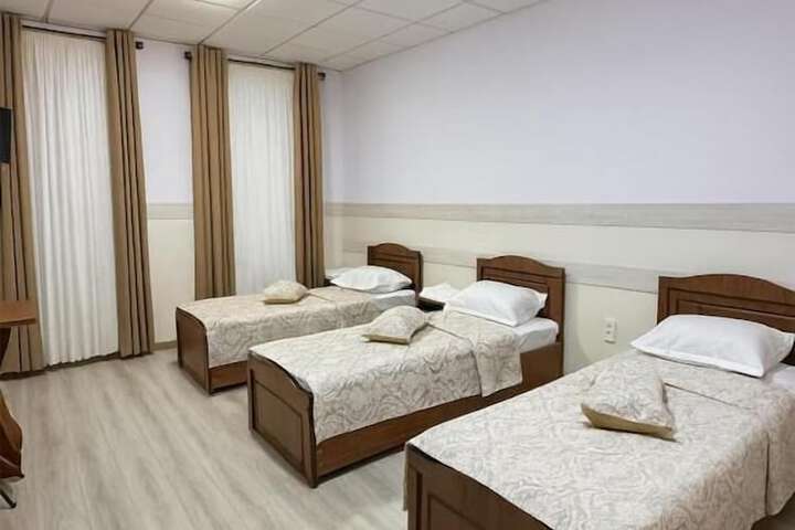 Room 3 of 8