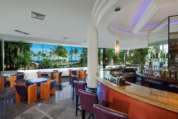 Lounge 85 of 128