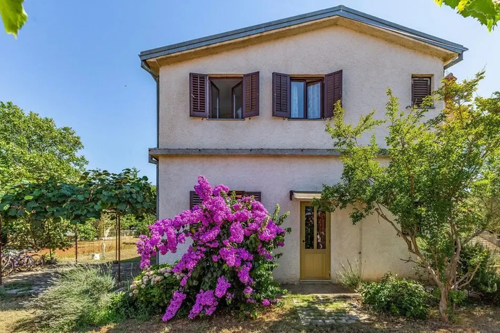 Amazing Home in Medulin With Wifi and 1 Bedrooms