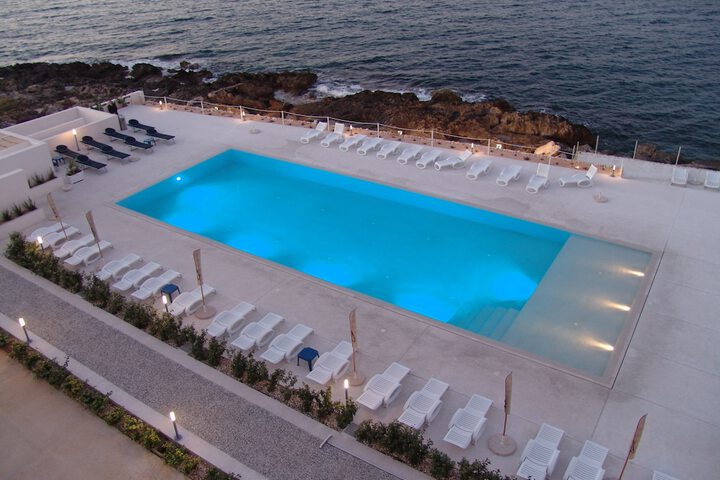 Pool Hotel