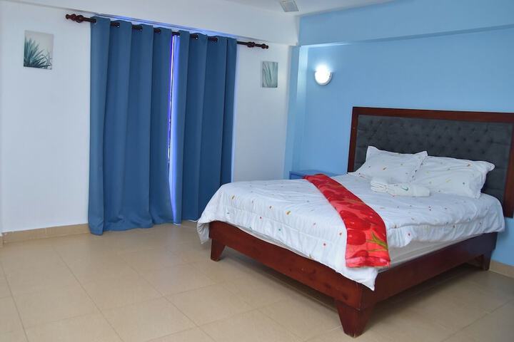 Room 28 of 102