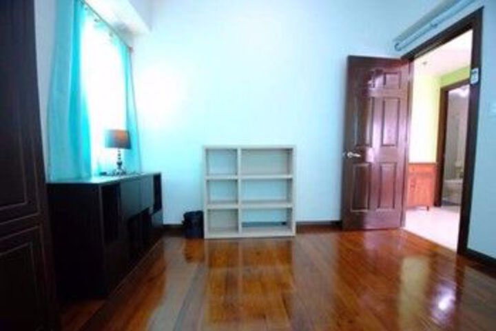 Room 26 of 127