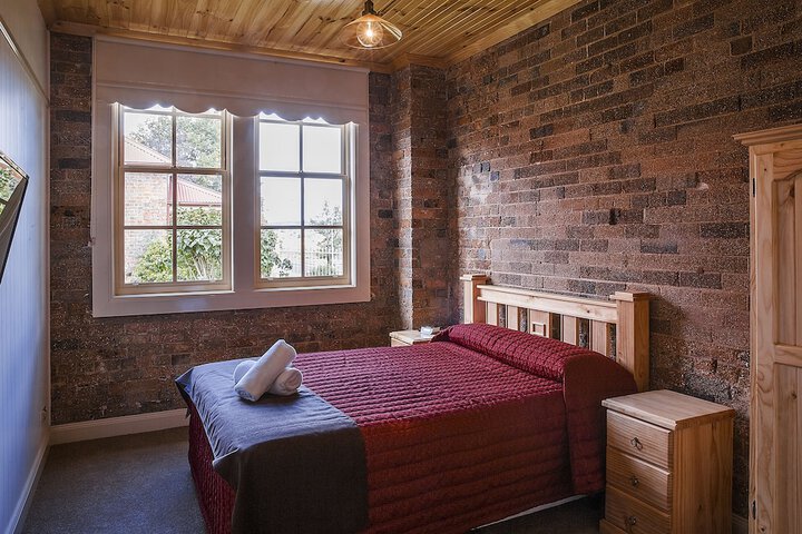 Room 2 of 97