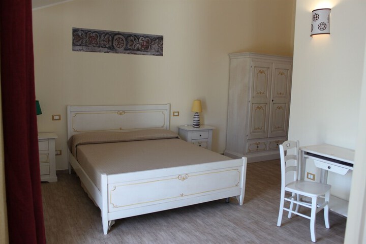Room 6 of 29