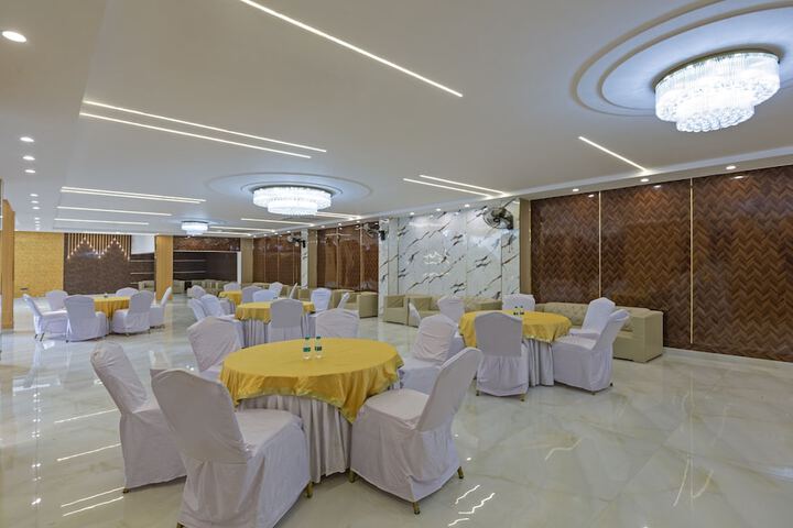 Ballroom/Hall 45 of 59