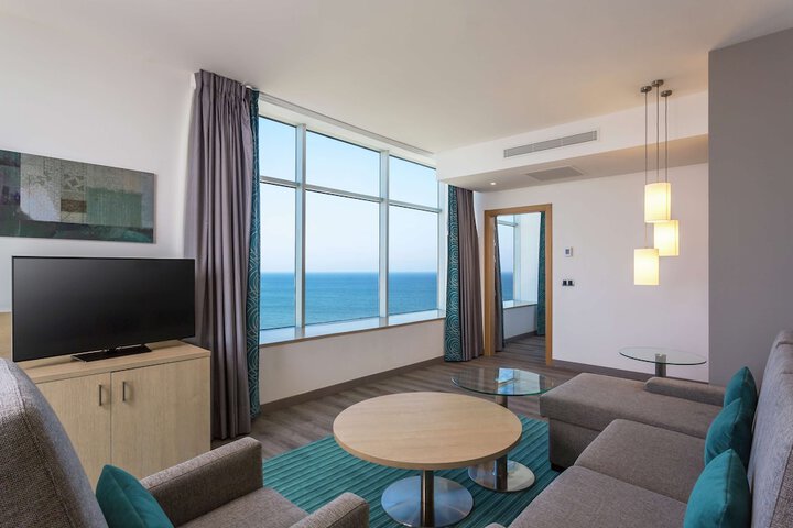 Room 22 of 46
