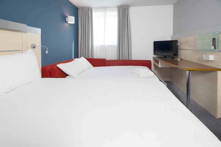Room 46 of 84