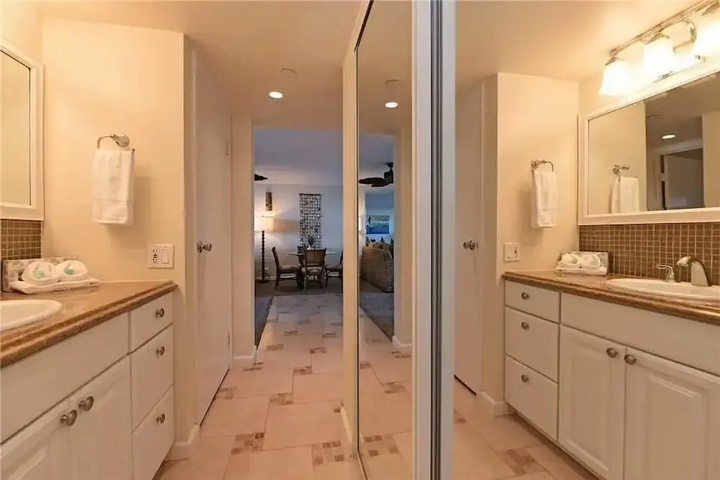 Room 7 of 19