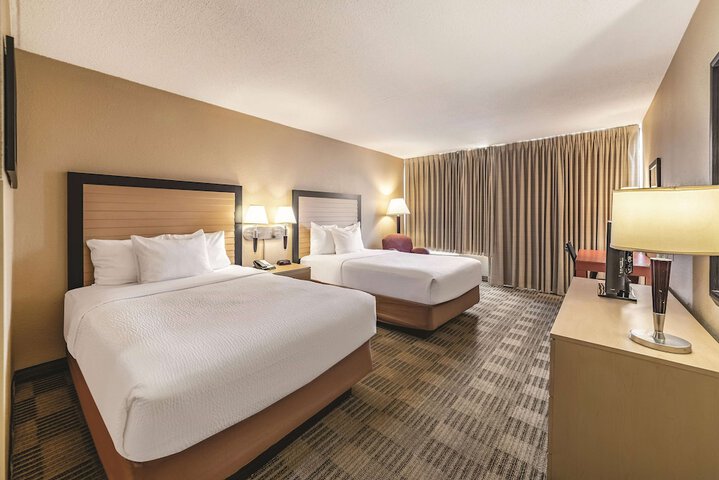 2 Double Beds Deluxe (3 of 3)