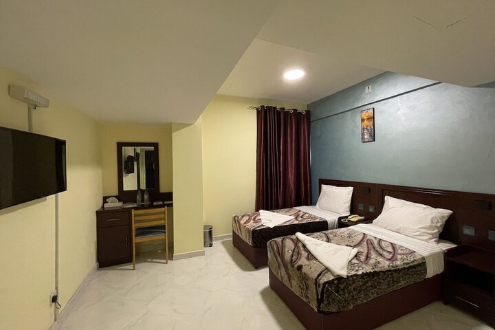 Room 21 of 103