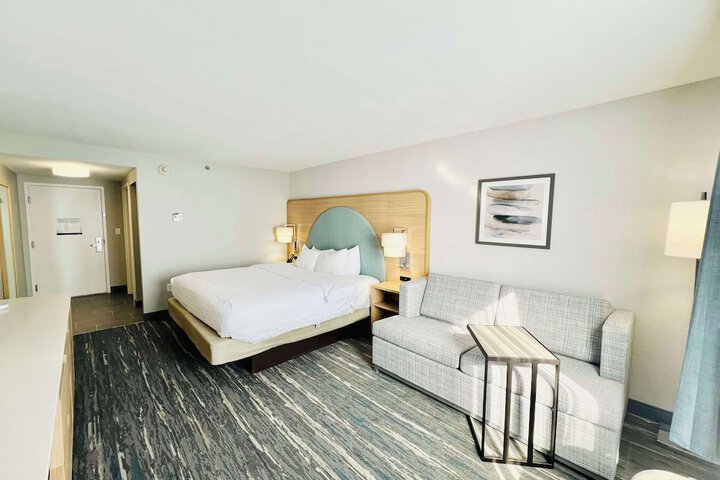 1 King Bed (9 of 13)
