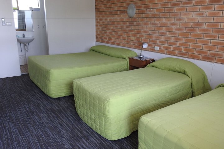 Room 11 of 48