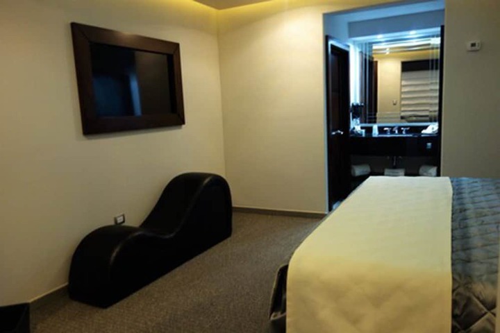 Room 10 of 21