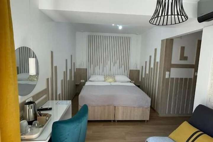 Room 11 of 47