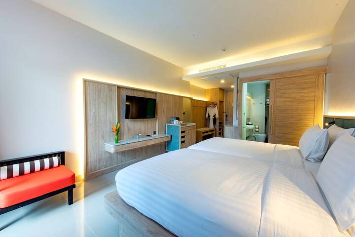 Room 25 of 156