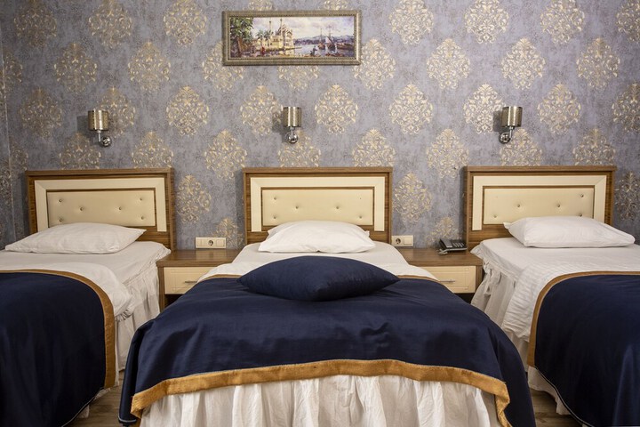 Room 16 of 33
