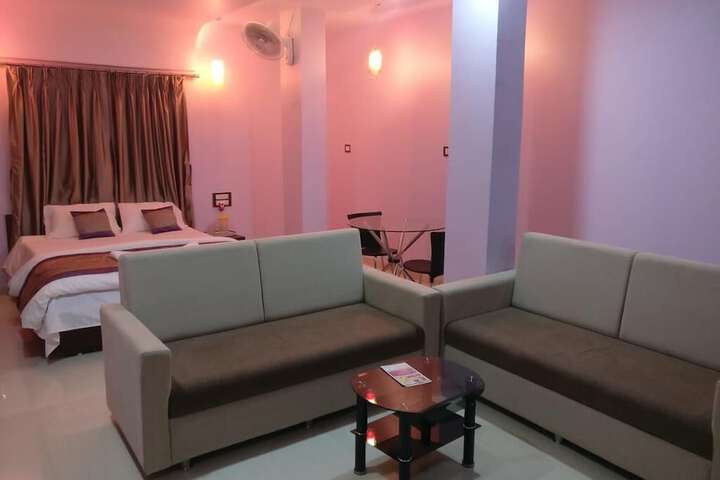 Room 17 of 31