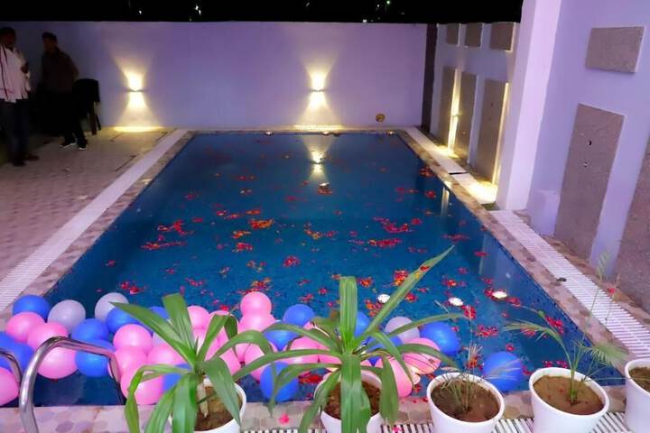 Pool 20 of 41